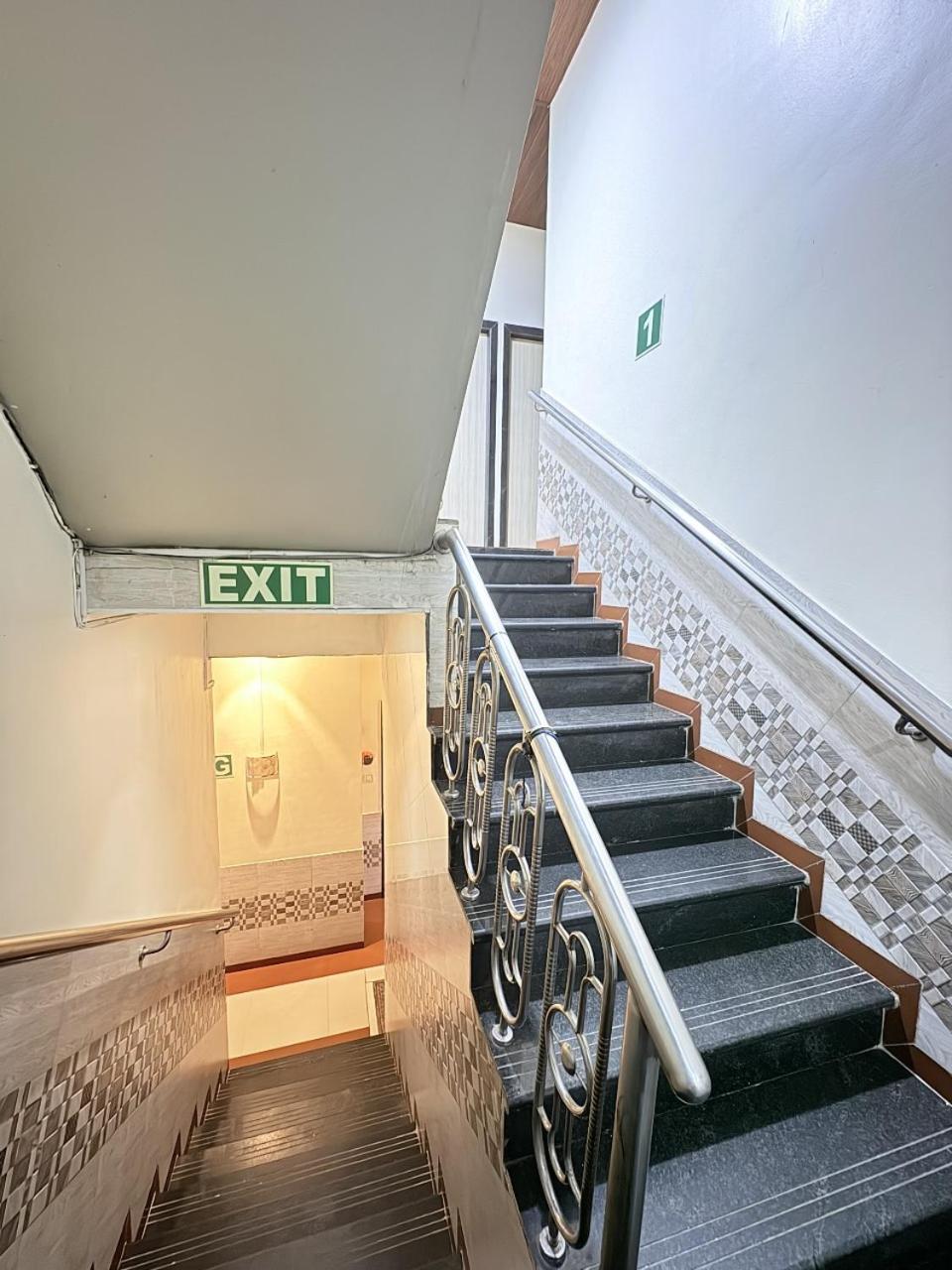 Hotel Kailash Park- Near International Airport Mumbai Ngoại thất bức ảnh