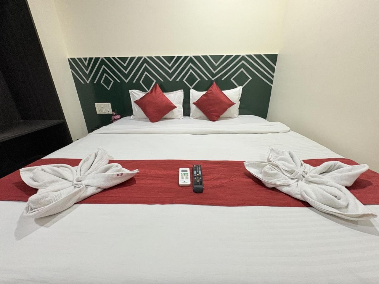 Hotel Kailash Park- Near International Airport Mumbai Ngoại thất bức ảnh